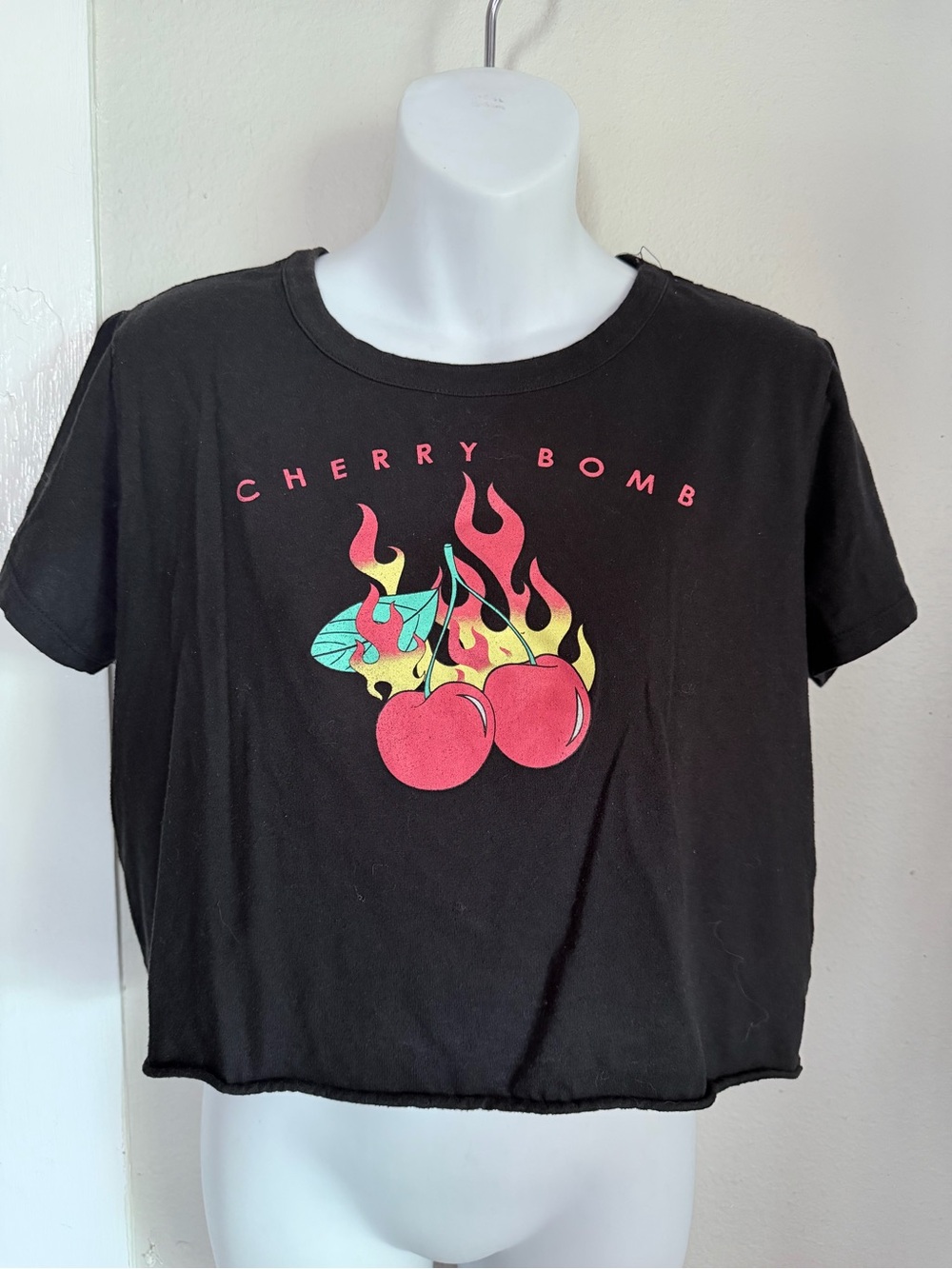 Cherry Bomb Black Crop raw hem women T-shirt XL